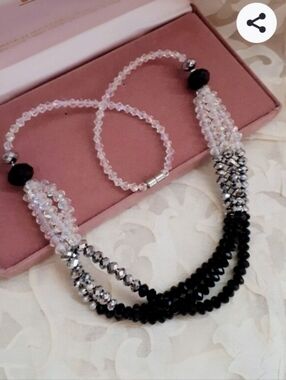 🔮Vintage crystal necklace Black, silver and aurora borealis crystals